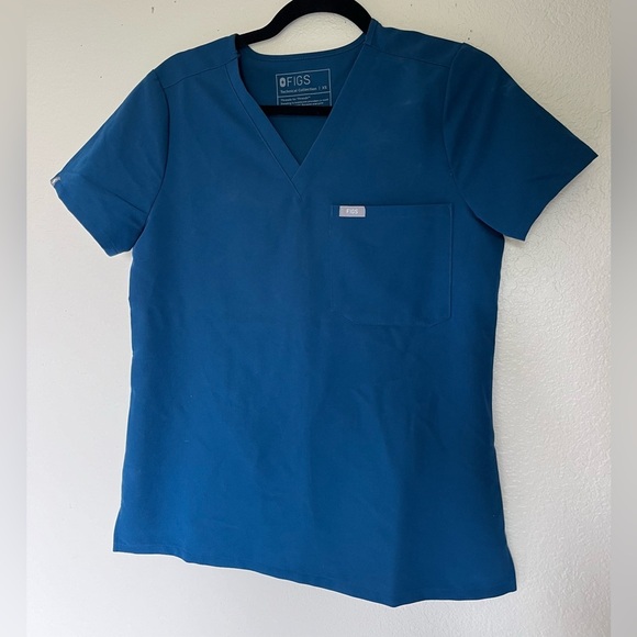 FIGS Women’s Catarina One-Pocket Scrub Top in Deep Reef Color SIZE XS - Picture 1 of 6